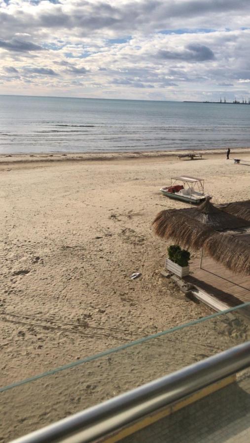 Sea View-Apartment On The Beach - Durrs2 Durres Bagian luar foto