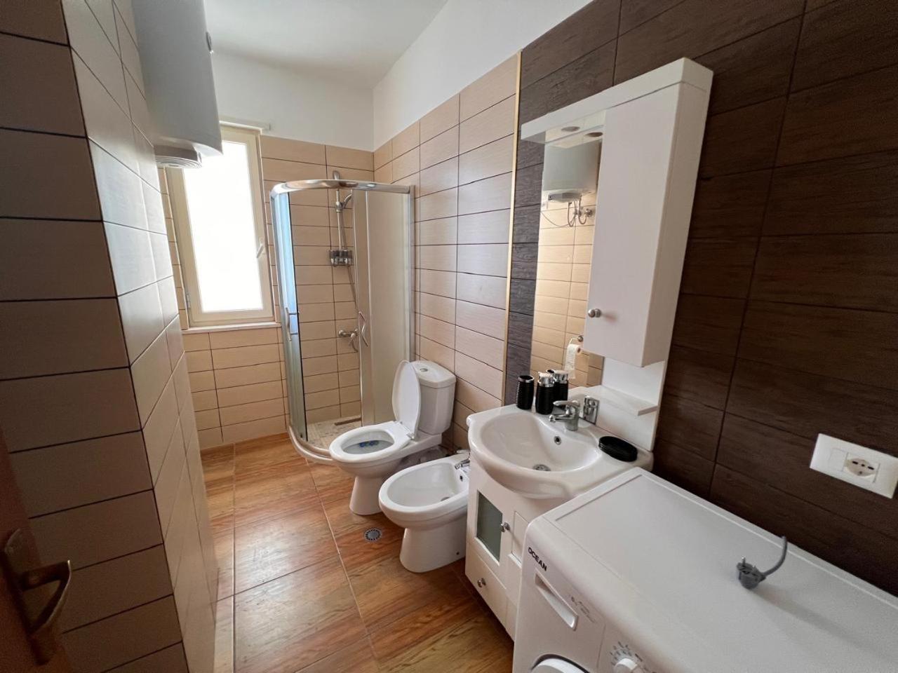 Sea View-Apartment On The Beach - Durrs2 Durres Bagian luar foto