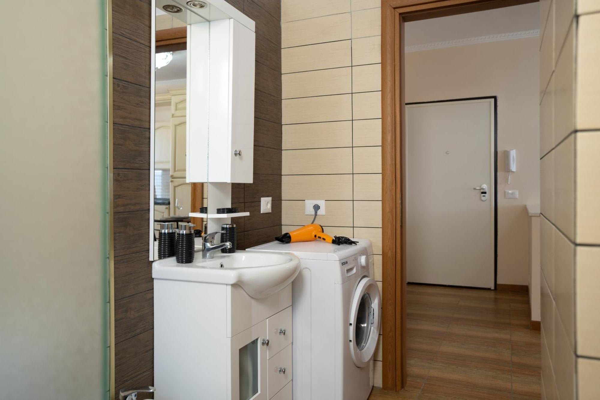 Sea View-Apartment On The Beach - Durrs2 Durres Bagian luar foto