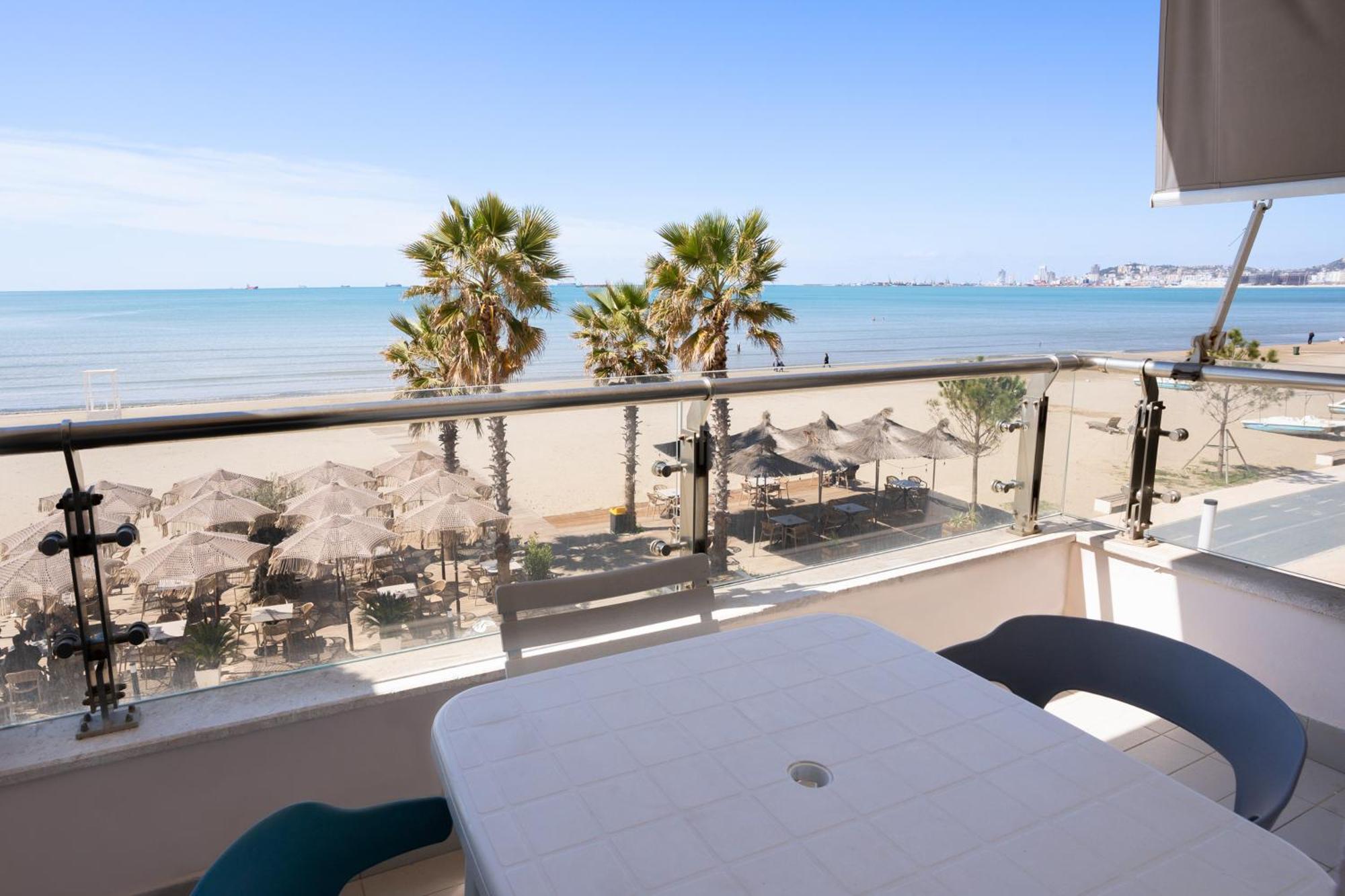 Sea View-Apartment On The Beach - Durrs2 Durres Bagian luar foto