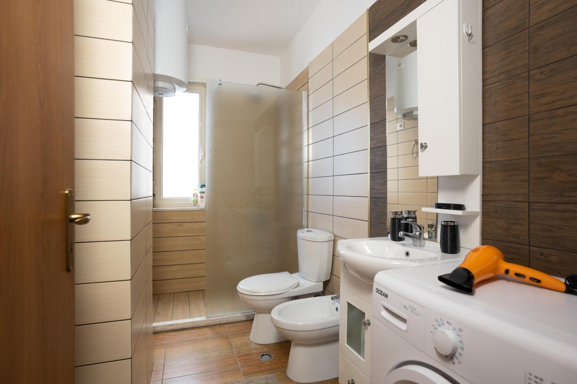 Sea View-Apartment On The Beach - Durrs2 Durres Bagian luar foto